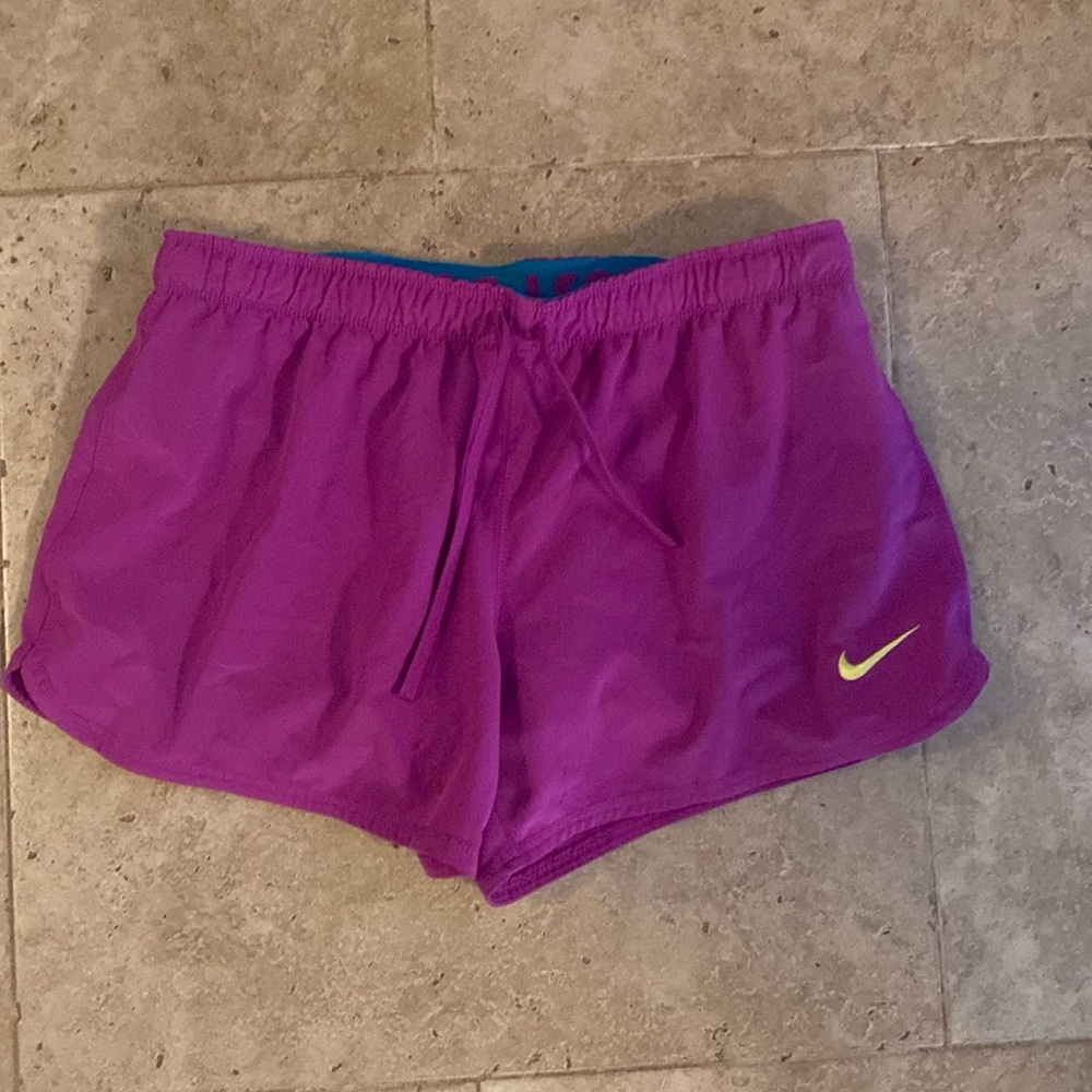 Nike athletic shorts with lining